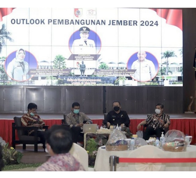Talkshow Rumah Jokowi Jember, Bupati Hendy: Penting BUMDes Transformasi Digital dan Optimalisasi Peran